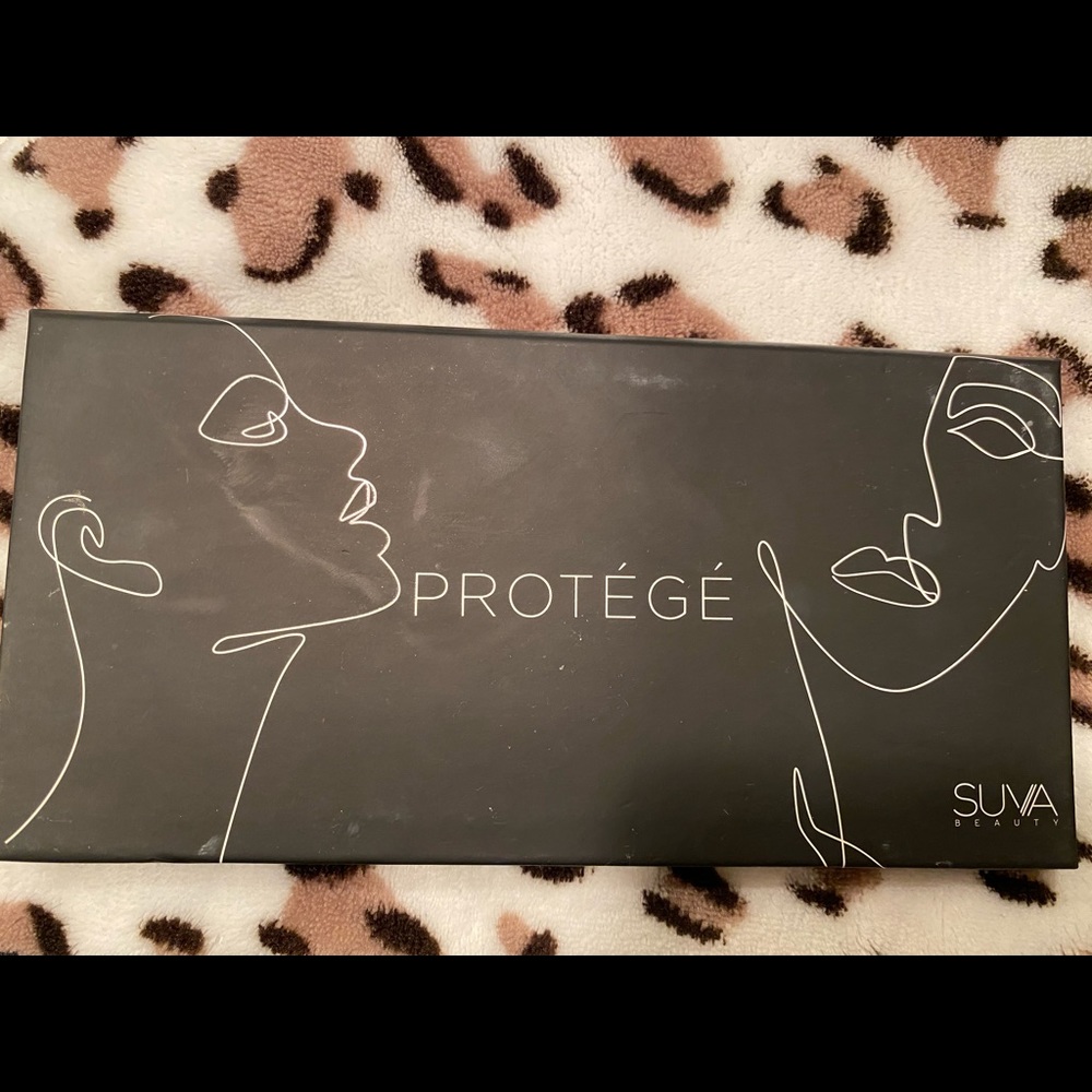 Protege Suva Beauty Eyeshadow/ highlight palette